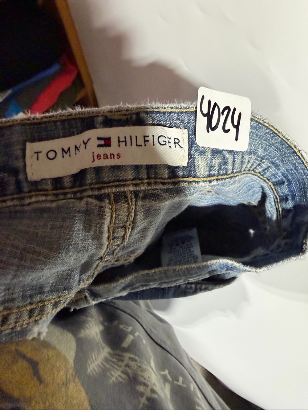 #4024- Tommy Hilfiger Woman’s Blue jeans